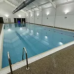 Tracey Island - Part Of The The Bay Village With Pool, Gym And Direct Access, Pub, Restaurant, Tennis And Meadows Walks בית נופש פילי