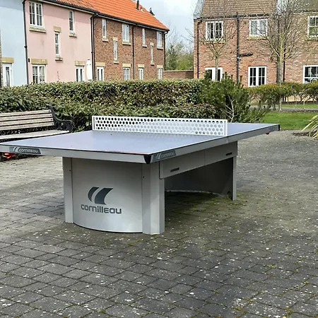 Tracey Island - Part Of The The Bay Village With Pool, Gym And Direct Access, Pub, Restaurant, Tennis And Meadows Walks * Filey