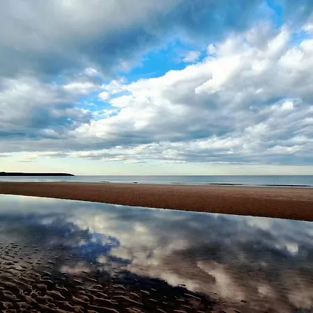 Tracey Island - Part Of The The Bay Village With Pool, Gym And Direct Access, Pub, Restaurant, Tennis And Meadows Walks