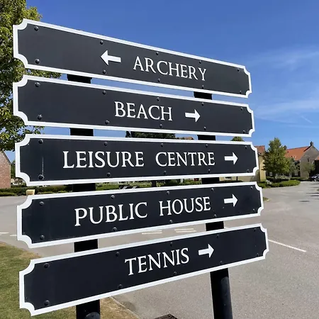 Tracey Island - Part Of The The Bay Village With Pool, Gym And Direct Access, Pub, Restaurant, Tennis And Meadows Walks *