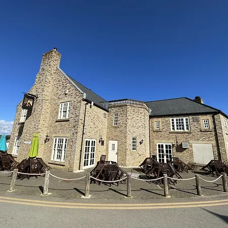 Tracey Island - Part Of The The Bay Village With Pool, Gym And Direct Access, Pub, Restaurant, Tennis And Meadows Walks Semesterbostad *