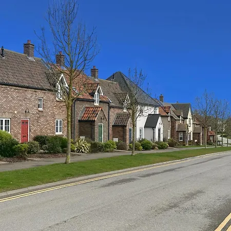 Tracey Island - Part Of The The Bay Village With Pool, Gym And Direct Access, Pub, Restaurant, Tennis And Meadows Walks Vakantiehuis Filey